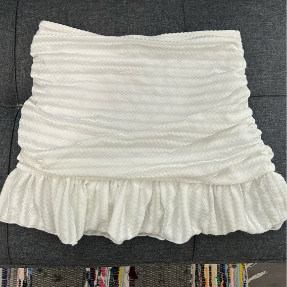 super cute coverup ruffled skirt - Picture 1 of 2